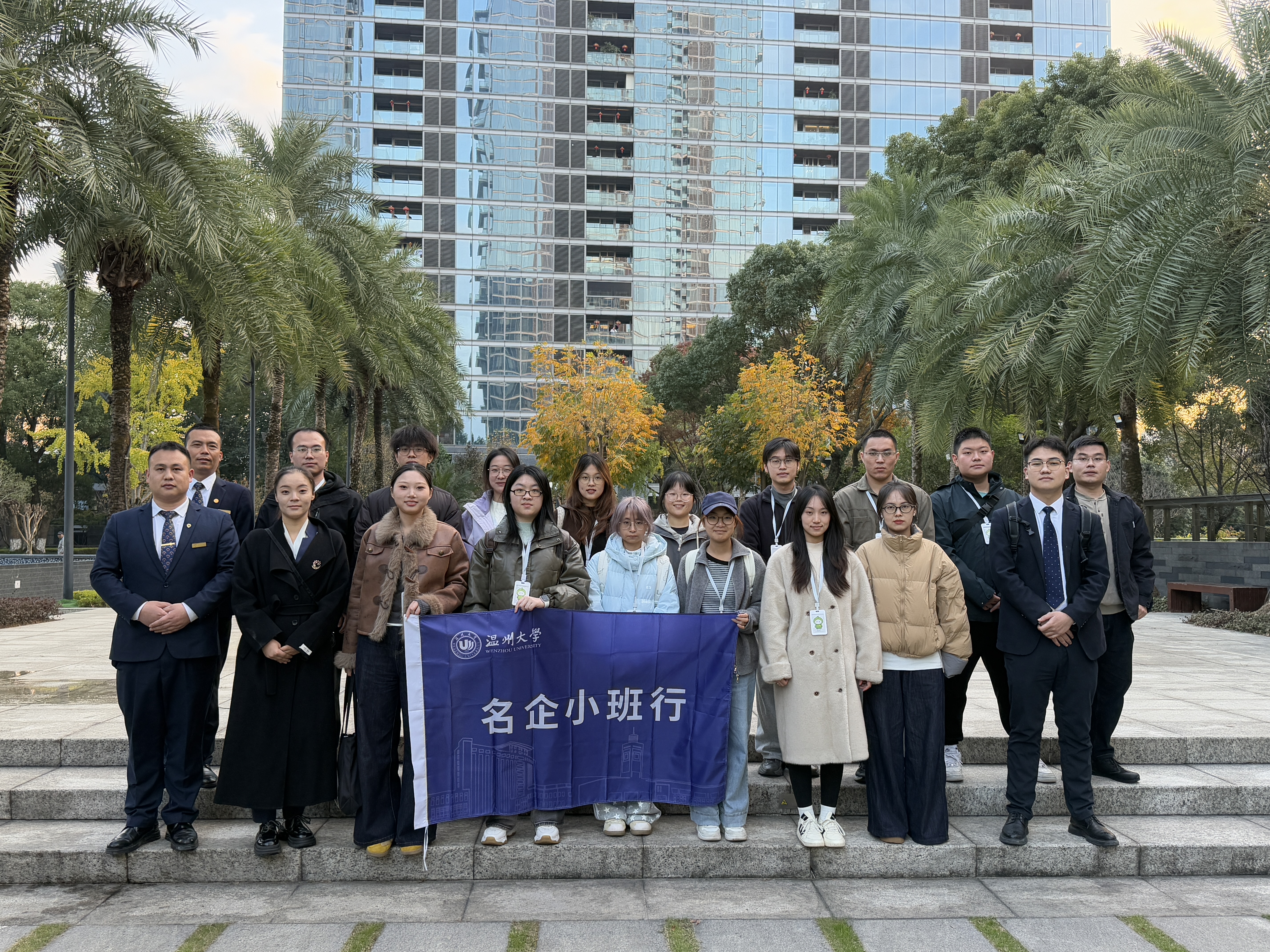 1765183714612904.jpg f2c8e9d54d7e03601d2aa6fee8d0f831.jpg